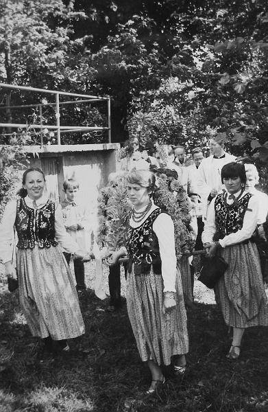 parafia polskokatolicka 1_77.jpg - Rok 1985 - 8 IX Odpust parafialny połączony z uroczystością 60 lat istnienia parafii